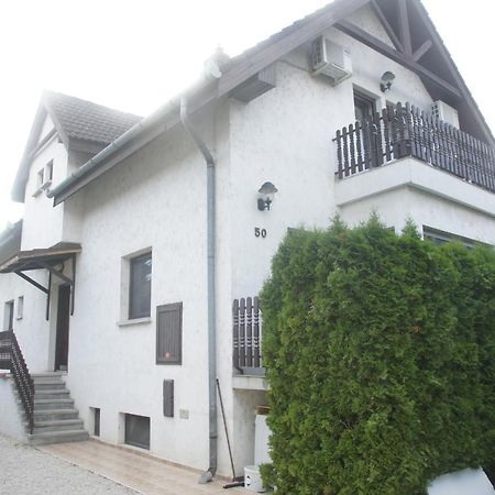 Szuzanna Fenyves Panzio Bed & Breakfast Siofok Dış mekan fotoğraf