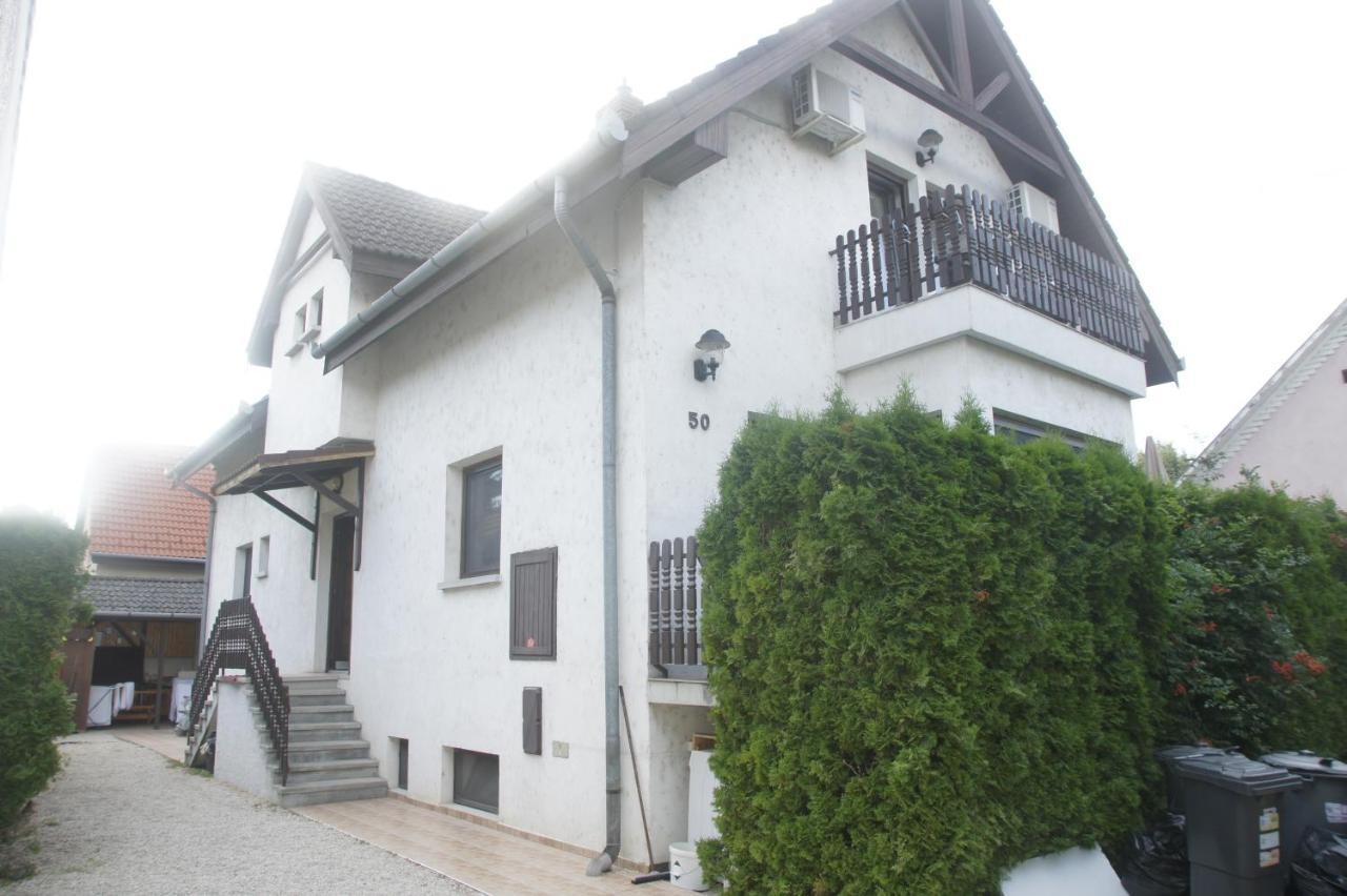 Szuzanna Fenyves Panzio Bed & Breakfast Siofok Dış mekan fotoğraf