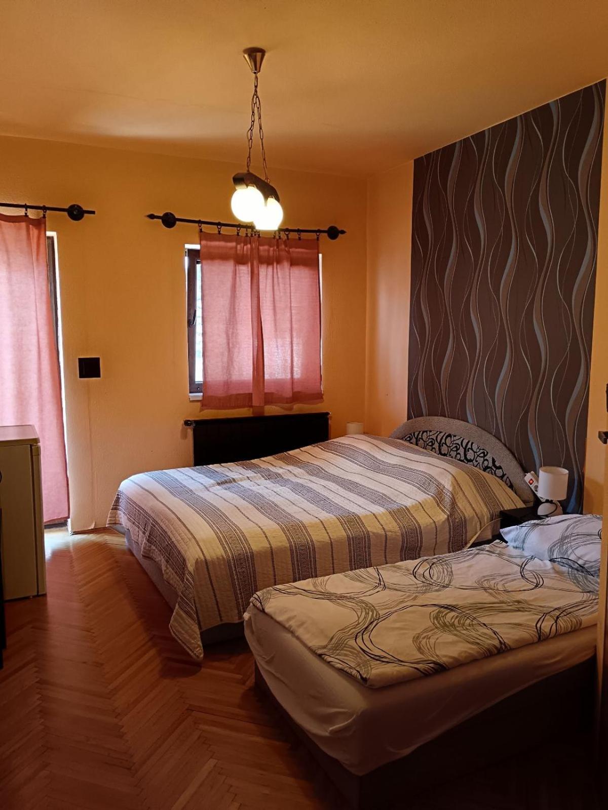 Szuzanna Fenyves Panzio Bed & Breakfast Siofok Dış mekan fotoğraf