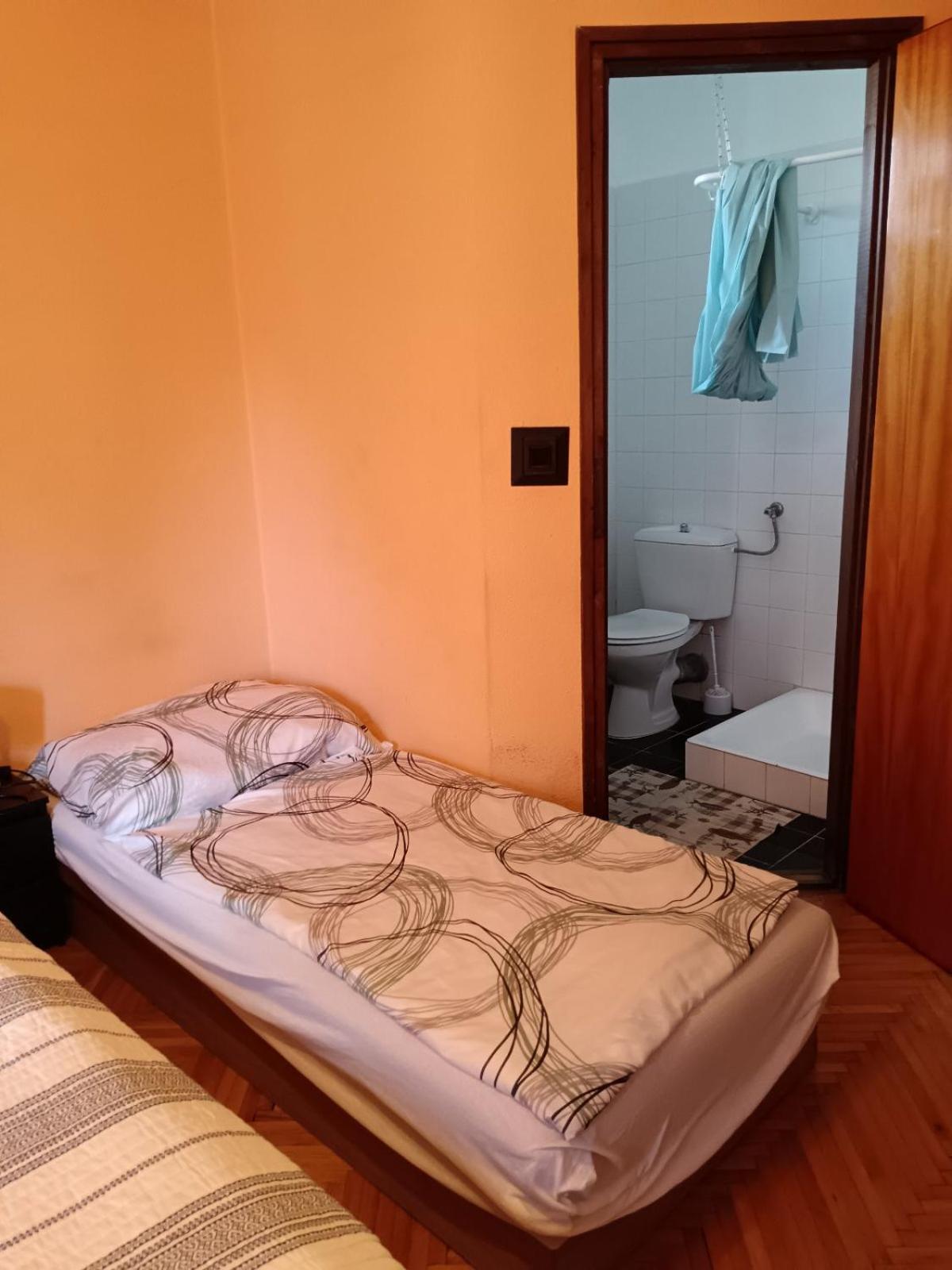 Szuzanna Fenyves Panzio Bed & Breakfast Siofok Dış mekan fotoğraf